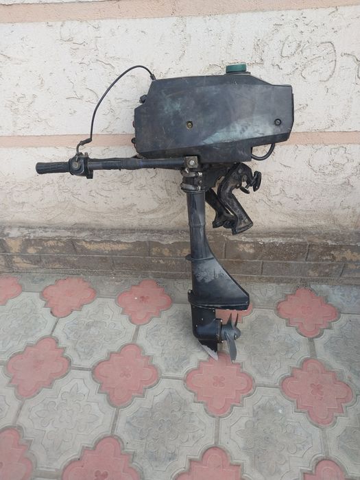 Лодочный мотор на ходу