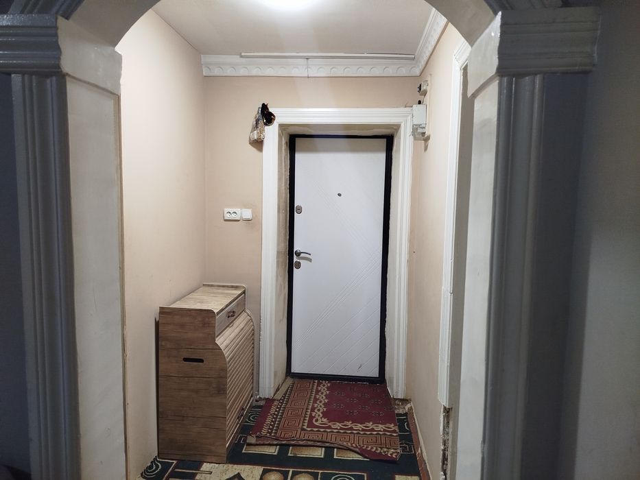 Дом сотилади микрорайонда