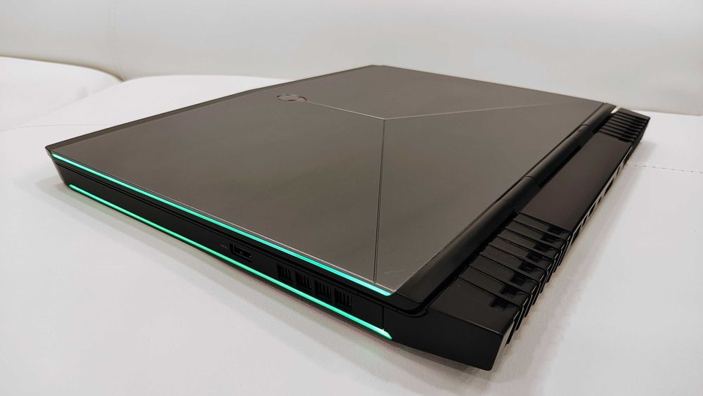 Laptop gaming ALIENWARE ,intel core i7, video 8 GB nvidia , ram 32 gb