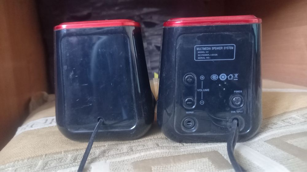 Колонки проигрыватель “DELUX”