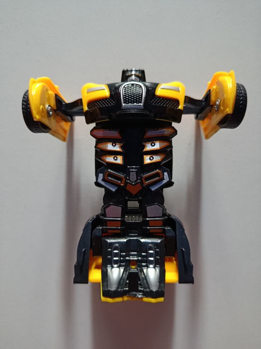 Продам машинка - робот новый