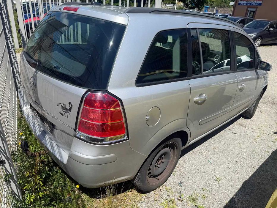 Opel Zafira B 1.6 Z16XEP 105к.с. се продава на части
