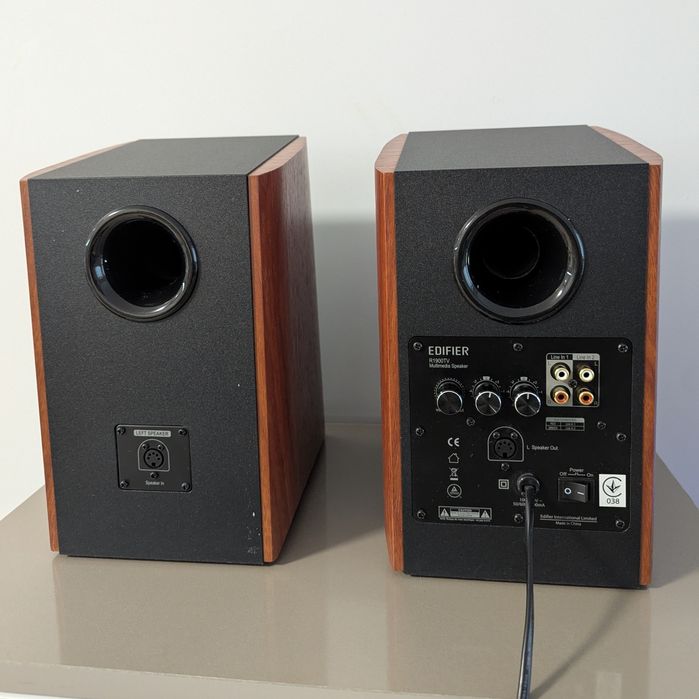 Активни тонколони Edifier R1900TV