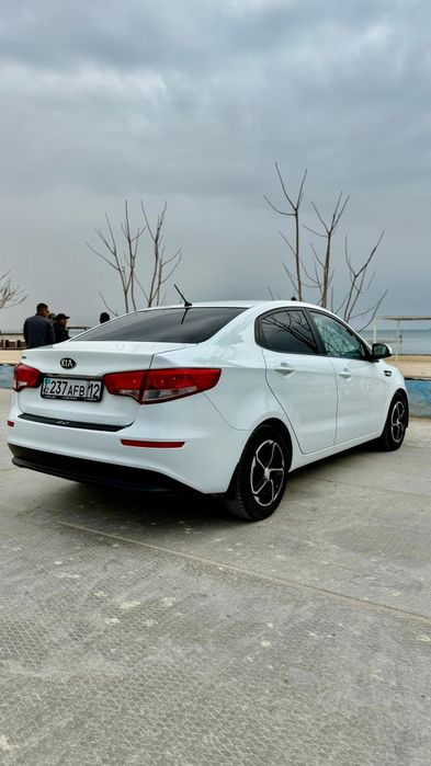 Продам Kia Rio 2015г. Обьем 1.6.