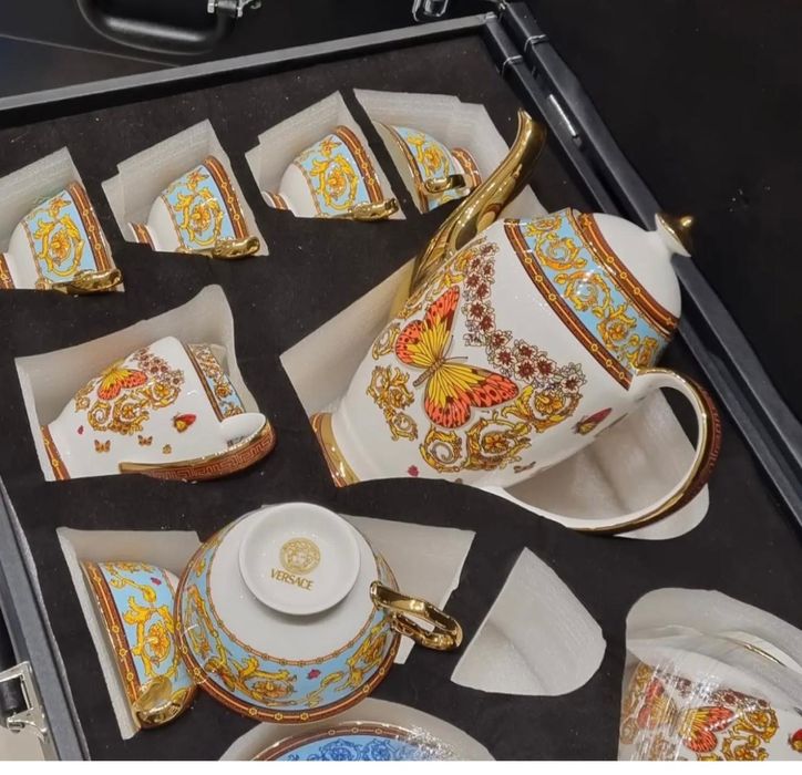 Set de servit ceaiul