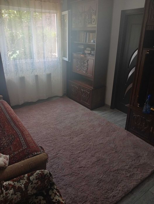 Închiriez apartament