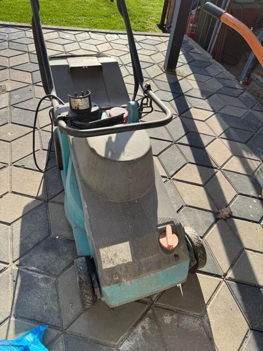 Газонокосилка электрическая