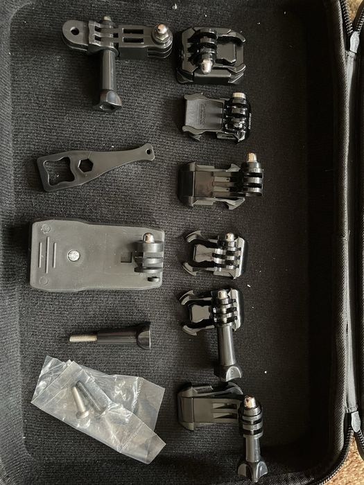 vand accesorii GoPro hero 7 silver+ GoPro-ul( pretul afisat aici este cel total, impreuna cu camera)