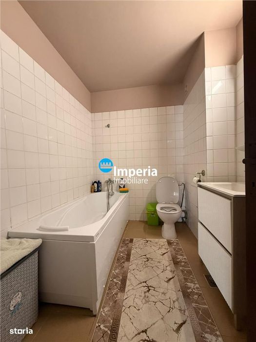Apartament cu 2 camere de vanzare, 70 mp, zona CUG - Providenta