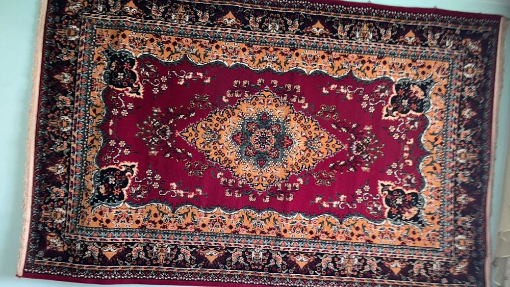 Продается ковер в отличном состоянии