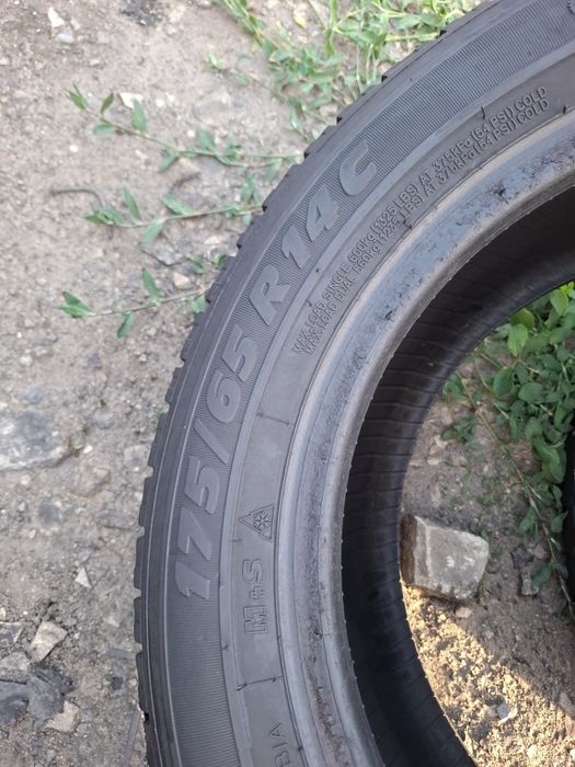 Vand 2 anvelope 175 65 14 C tigar m+s bune dot 2020