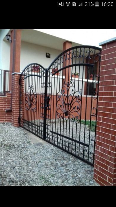 Poartă din fier forjat