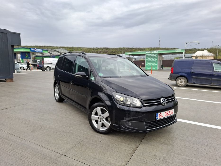 Vând Volkswagen touran 7 locuri Automat 2012