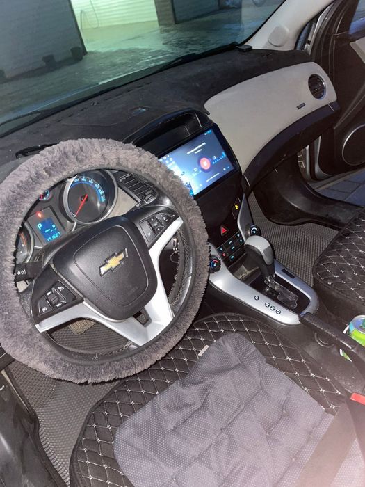 Chevrolet Cruze автомобиль