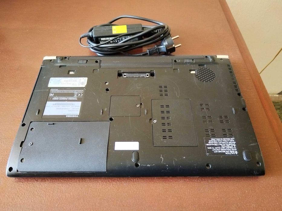 Лаптоп Toshiba Tecra R950