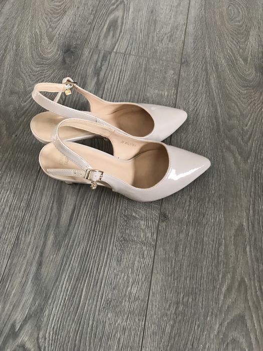 Летни обувки………….