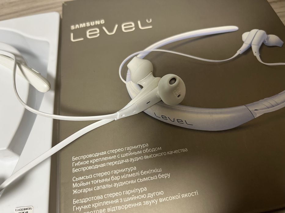 Наушники samsung level