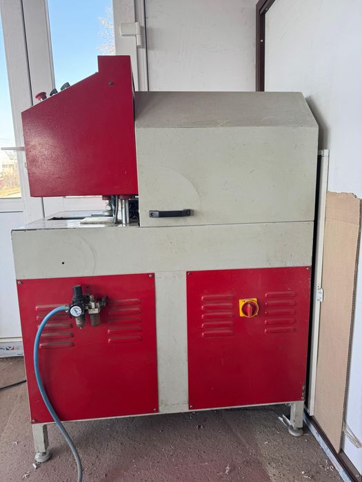 Utilaj automat de debavurat profile PVC