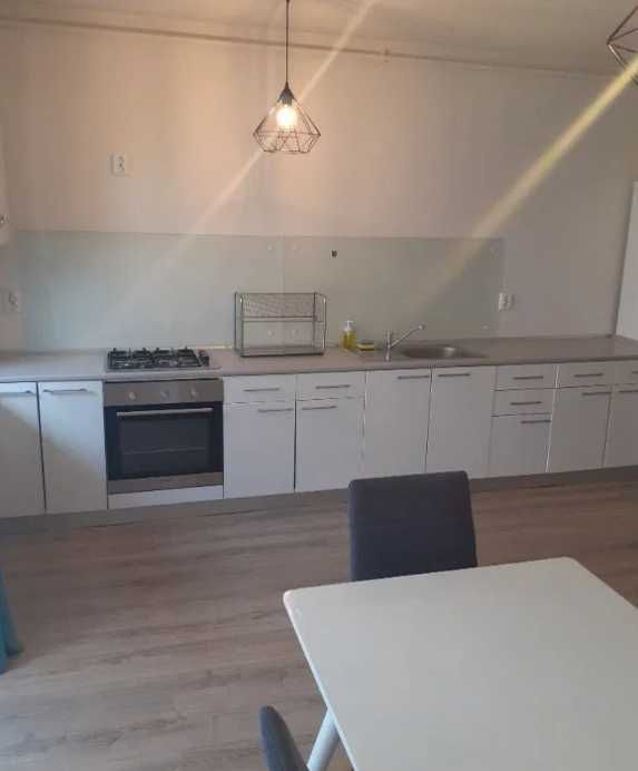 Дава се под наем Двустаен апартамент в Пловдив, Гагарин - 55 кв.м за 280.5 € - Снимка #1