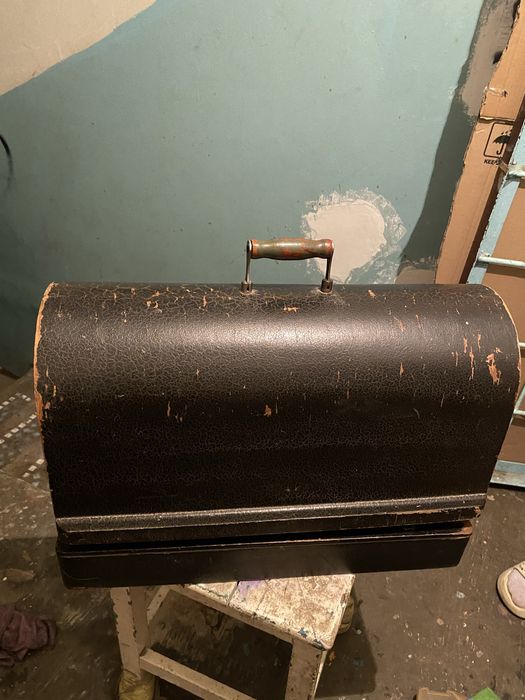 Продам швейную машинку