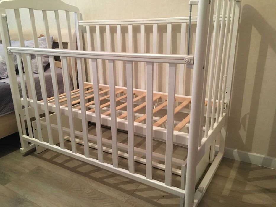 продам  кроватку детскую