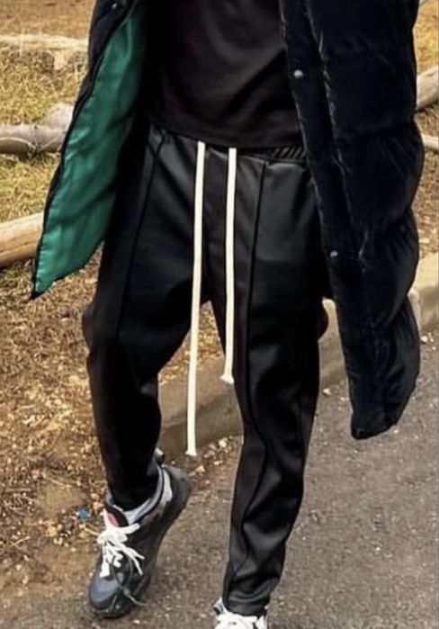 Pantaloni din piele cu siret lung