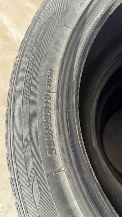 Продам комплект зимних шин 235/55/19
