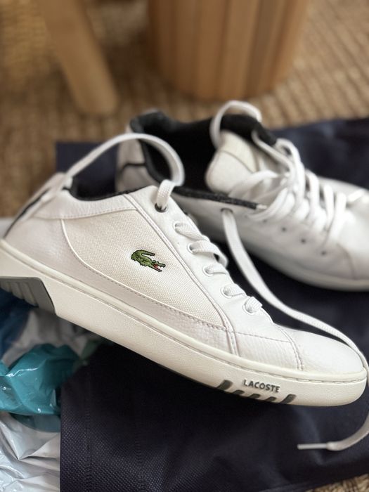Lacoste бели спортно-елегантни обувки