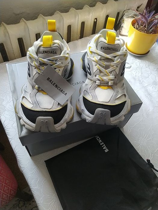 Продам кроссовки 39 размер.