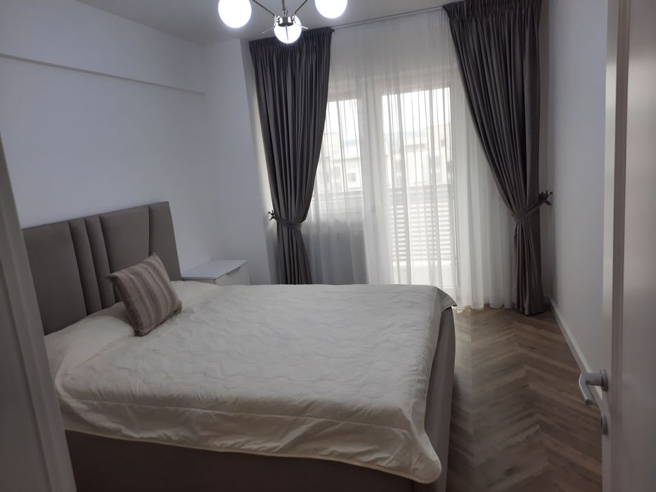 Inchiriez apartament