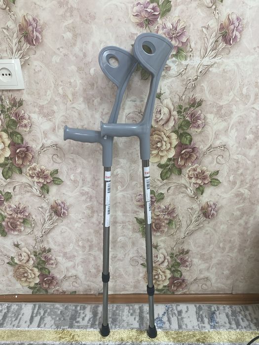 Продам новые костыли 2 штуки