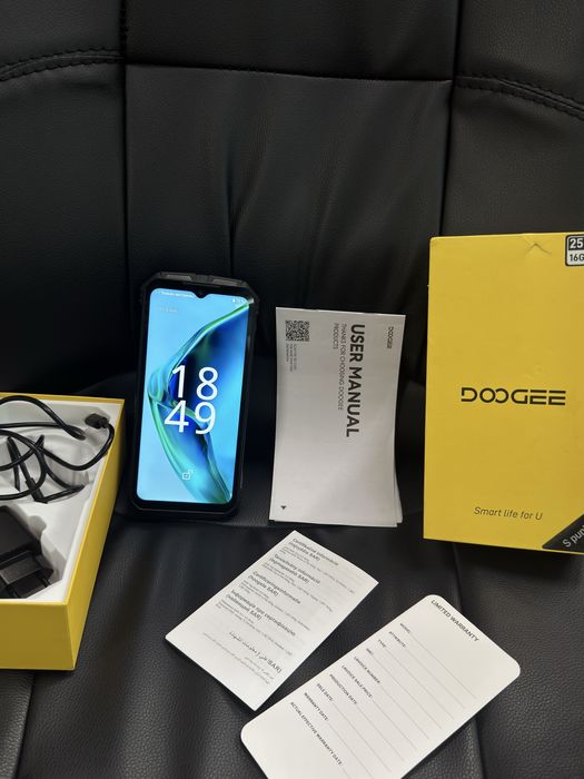 Бронированный телефон Doogee s punk