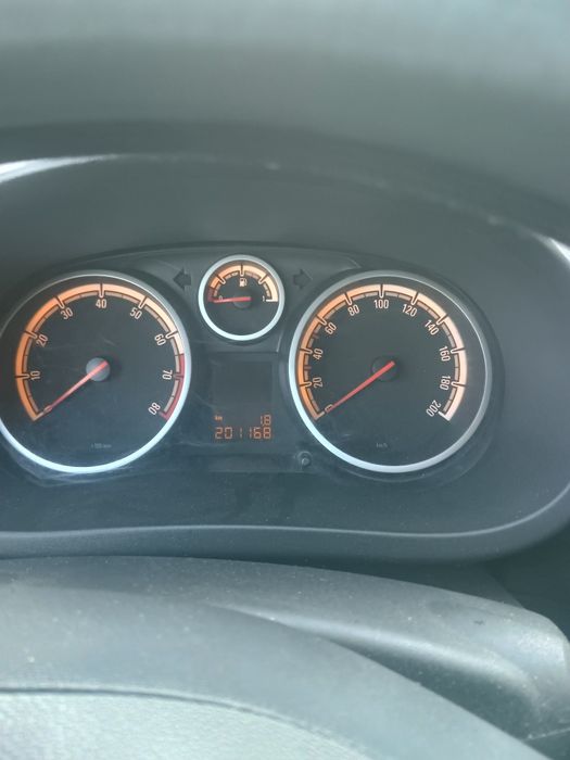Vând Opel CORSA D euro 5