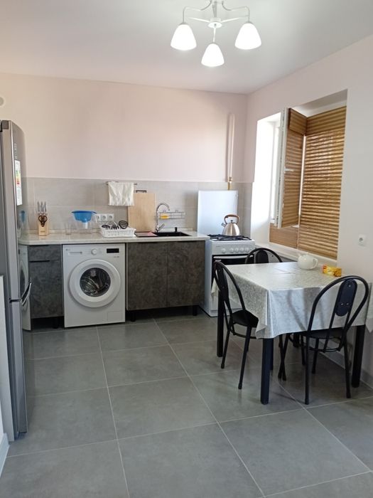 Сдаю квартиру по месячно.