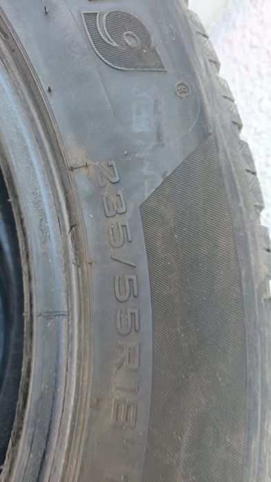 Шины зимние  235/55/18