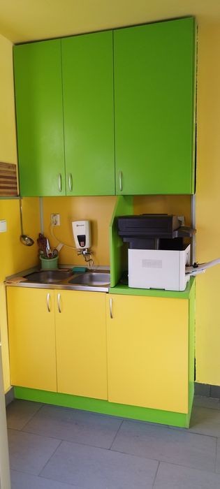 Продава се обзавеждане за кафене/ заведение