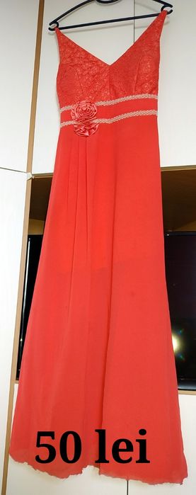 Rochii şi costumaşe de ocazie