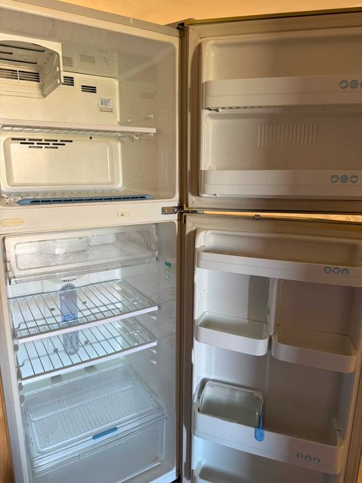 срочно продам холодильник