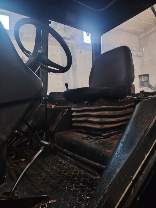 Трактор Мтз 1221