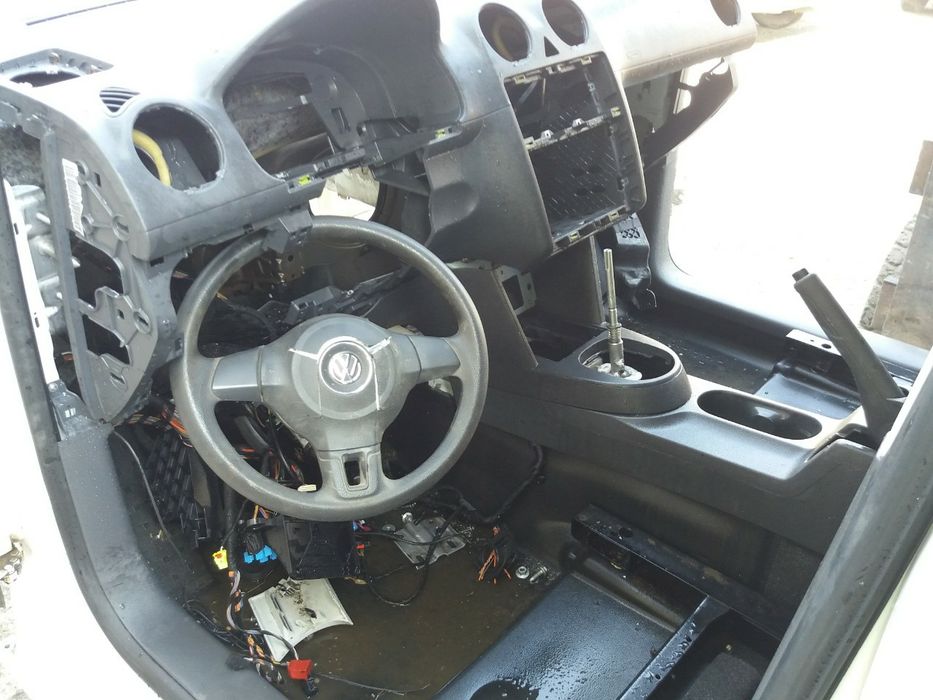VW Caddy 1.6 tdi 102к.с.
