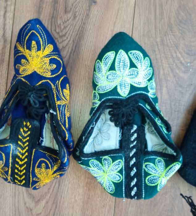 Родопски везани терлици с гайтан
Родопски пантофи везани -
Терлици -
Ш