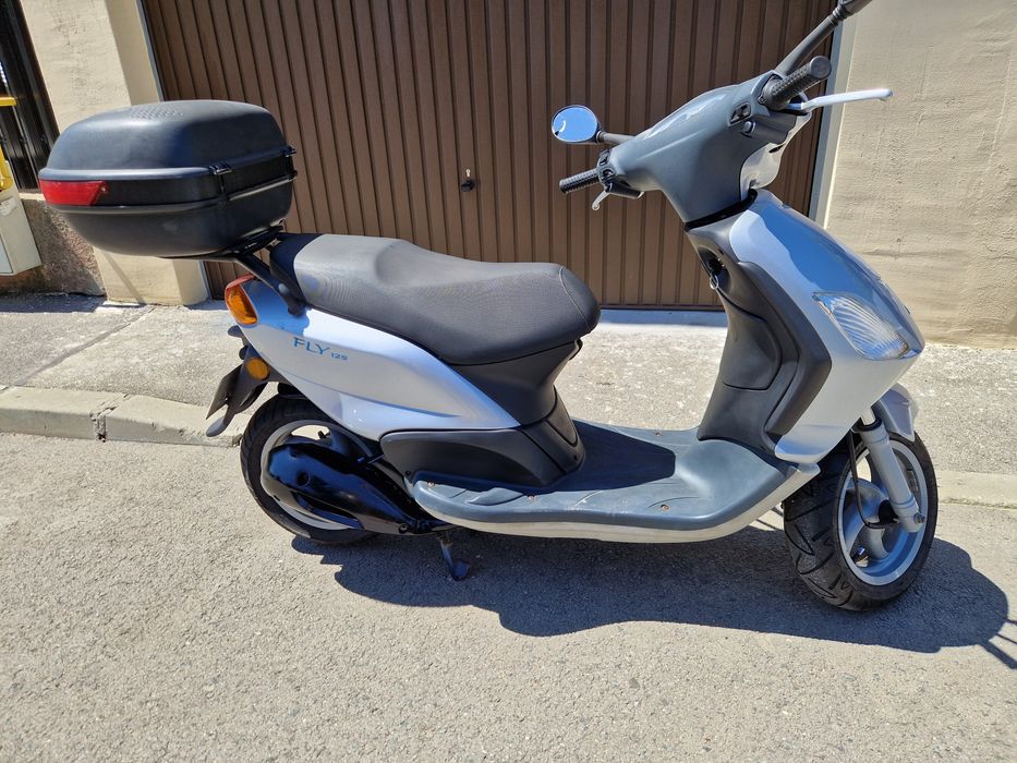 Scuter Piaggio Fly 125