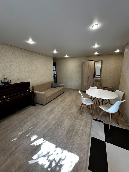 Продам 3 ком квартиру 2/5 в р-оне Бэста
