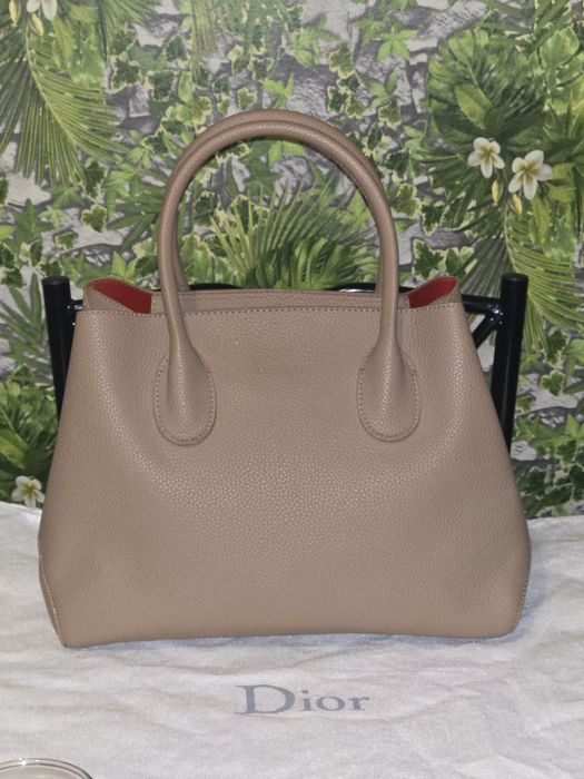 Dior страхотна кожена чанта в бежово
