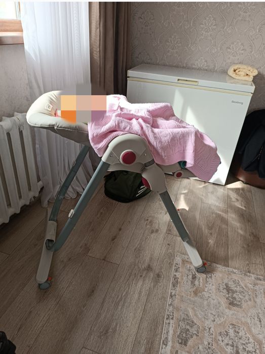 Манеж, комод, кровать и стул
