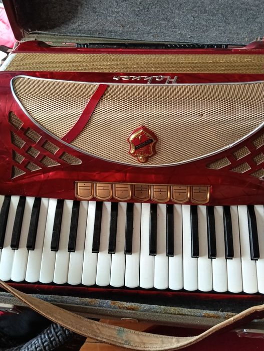 Акордеон " HOHNER" 80 баса
