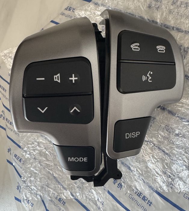 Мультируль(кнопки руля) на Toyota LC200