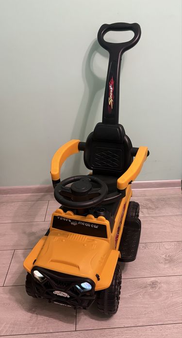 Детска музикална кола Chipolino за яздене с дръжка и сенник Сафари