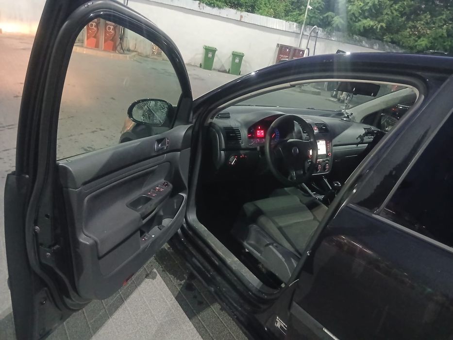 Vând golf 5  înmatriculat