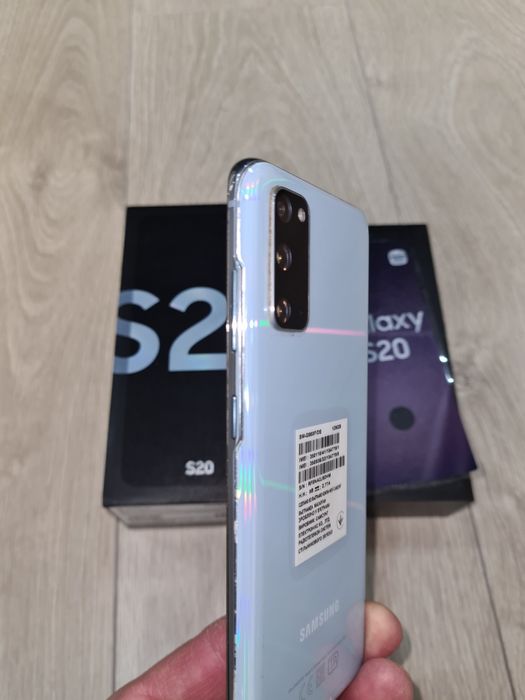 Продам SAMSUNG  S20